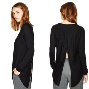 Aritiza Wilfred-La Rivière Lace Print Split Top